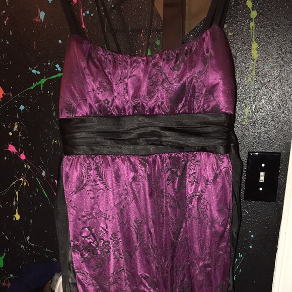 Prom dress - Picture 2 of 2